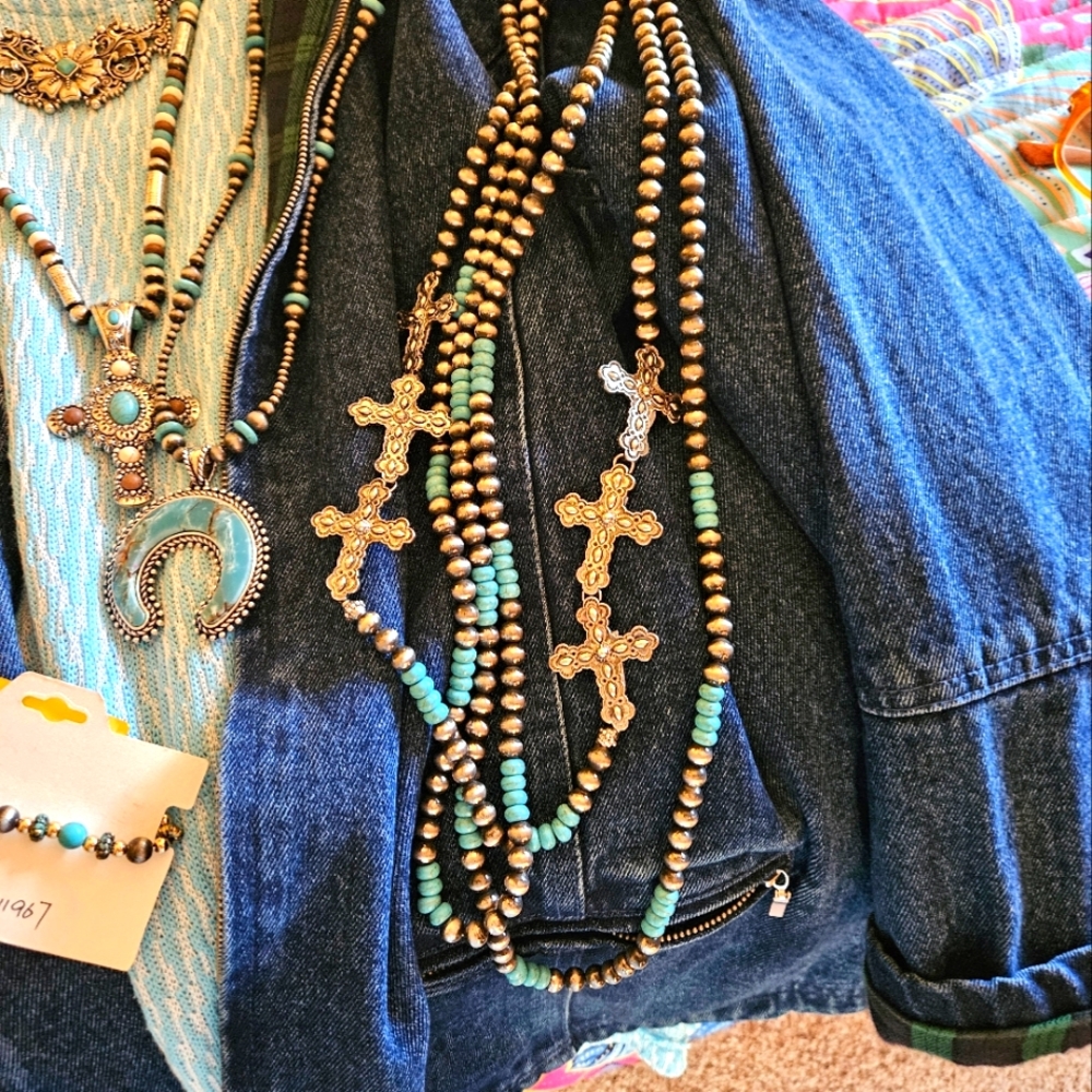 Necklace earrings sets